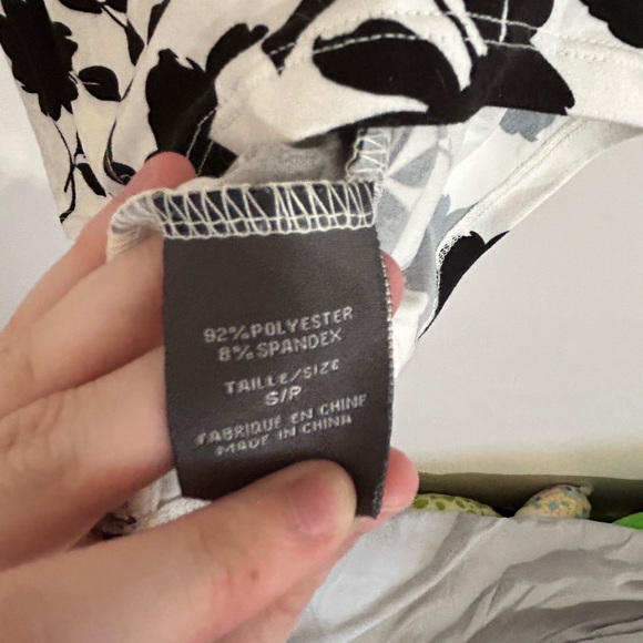 Black and White Flower Blouse - Picture 3 of 3